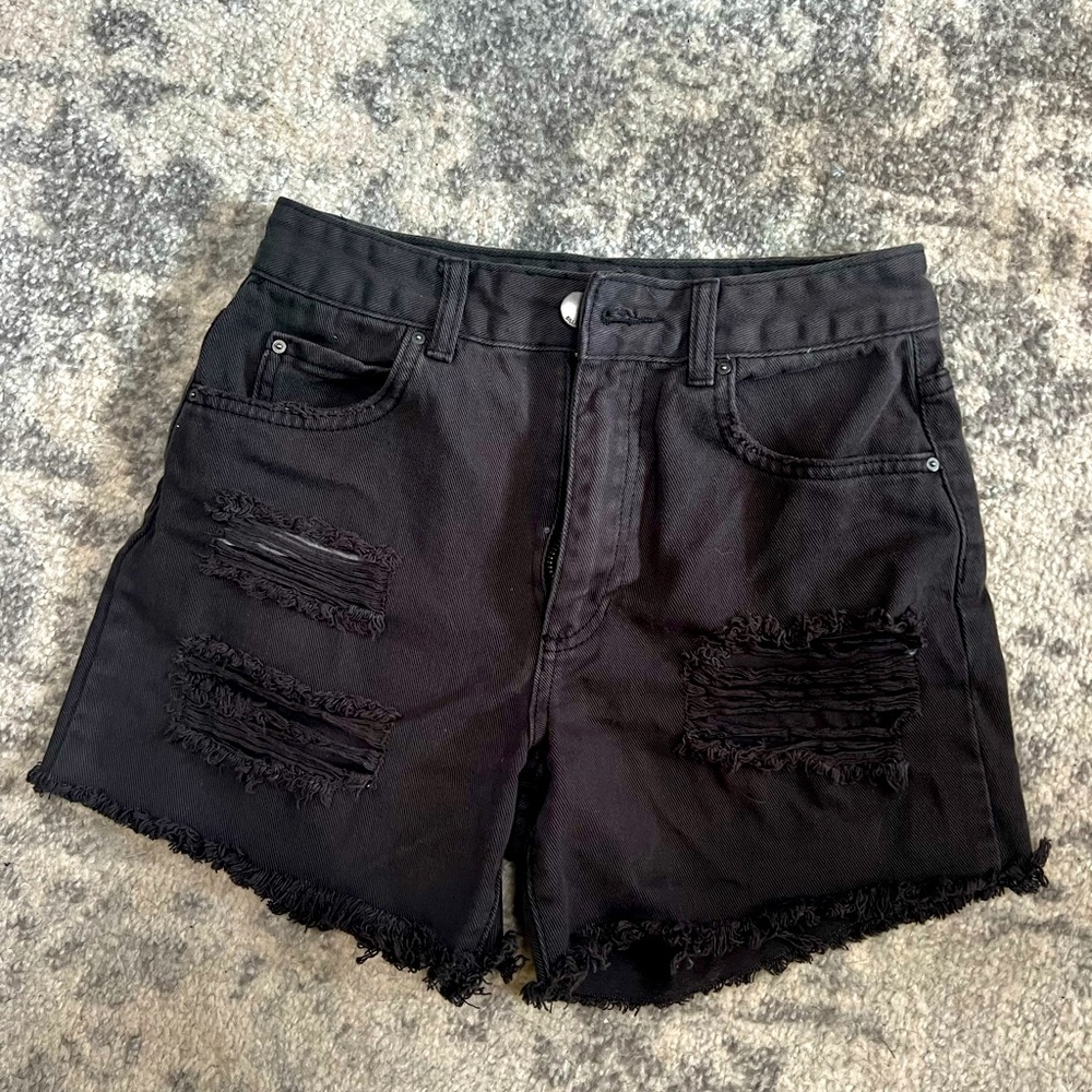 Black Billabong shorts